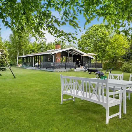 Beautiful In With Kitchen Glesborg