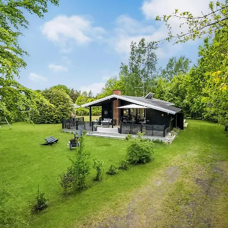 Beautiful In With Kitchen Holiday home